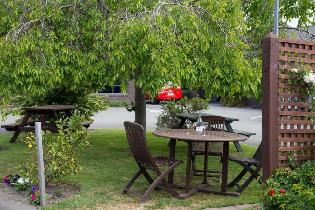 Aston Court Motel Бленем Экстерьер фото